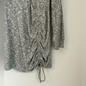 NWT Xhilaration Gray Ribbed Knit Ruched Tunic Sweater – Size M